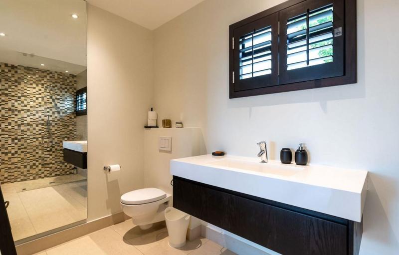 5 Bedroom Property for Sale in Bishopscourt Western Cape